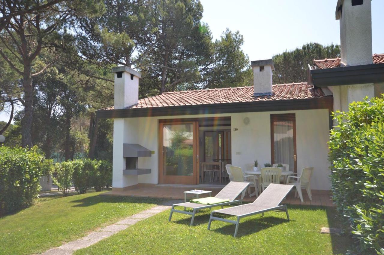 Villaggio Club Dei Pini Bibione Exterior foto